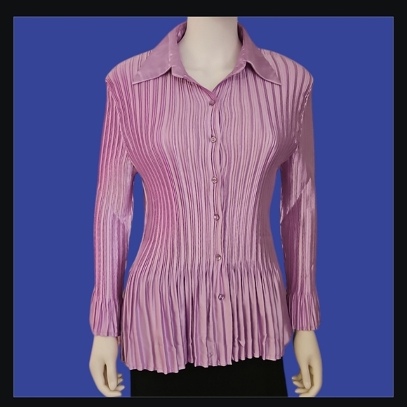 MAGIC SCARF Lavendar Satin Pleated Button Down Long Sleeve Peplum Shirt - Picture 1 of 6